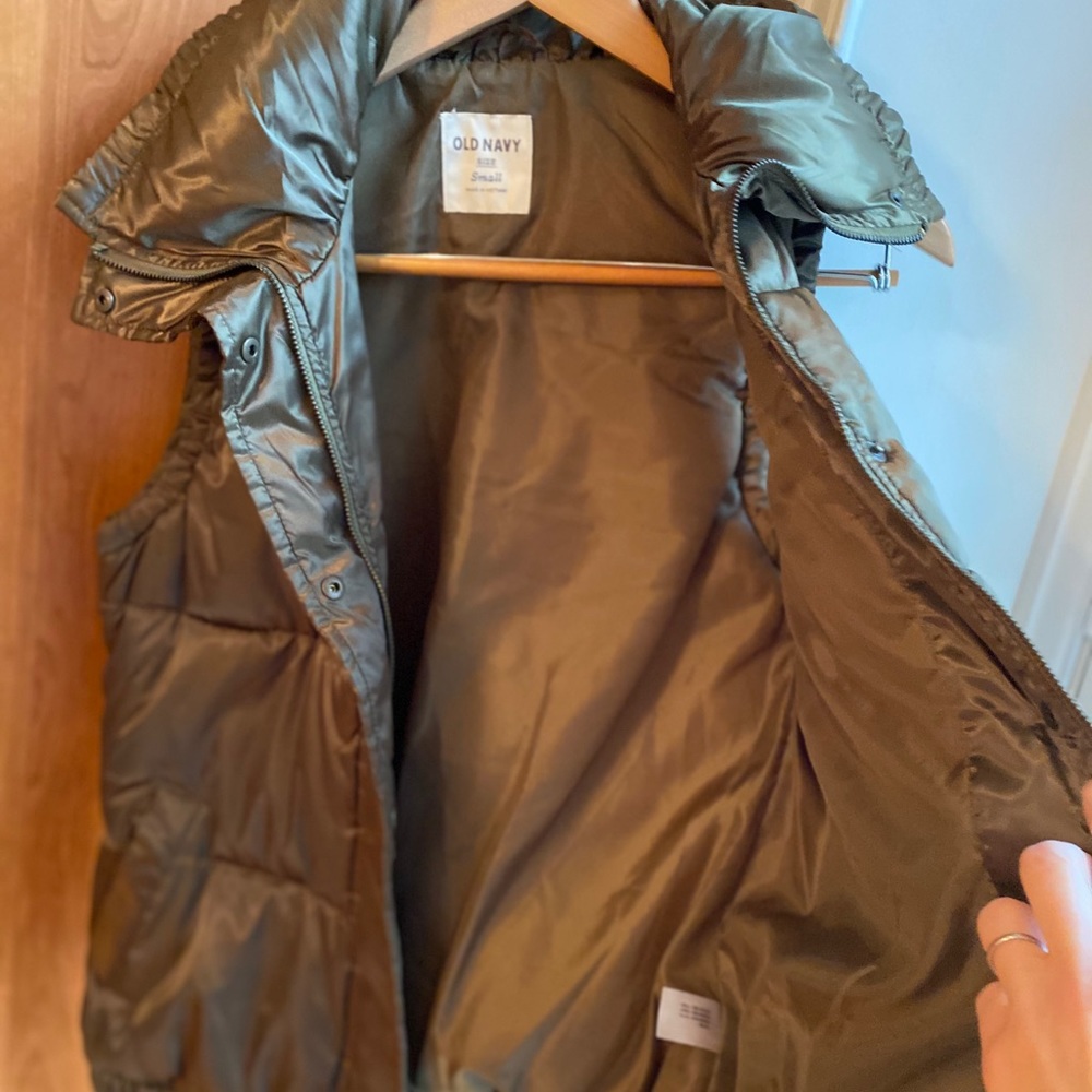 Old Navy Vintage Puffer Vest - Picture 2 of 5